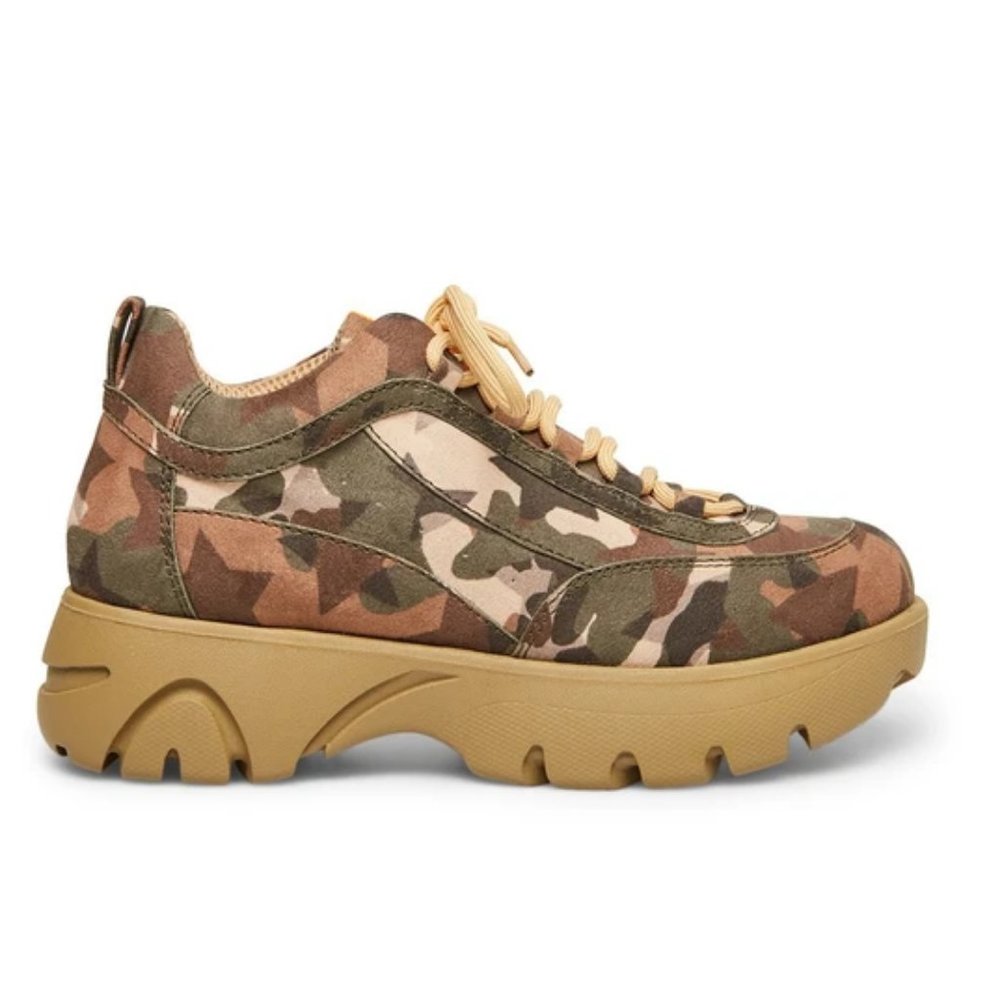 STEVE MADDEN Camo Print Platform Sneakers NWT Size 8.5